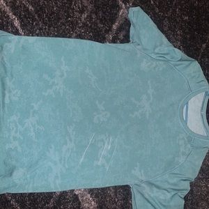 COPY - Mens lululemon Large Vent Tee